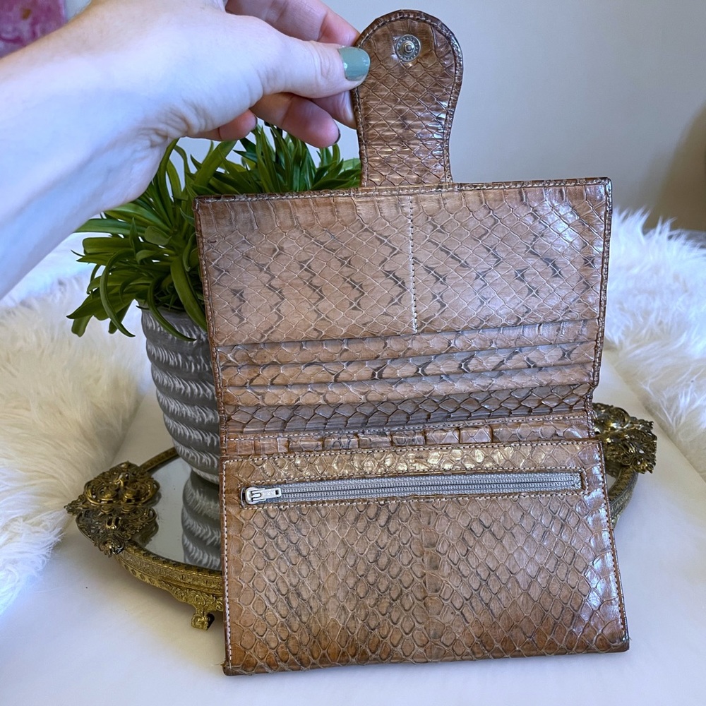 Vintage brown snake skin leather trifold wallet - Picture 5 of 12